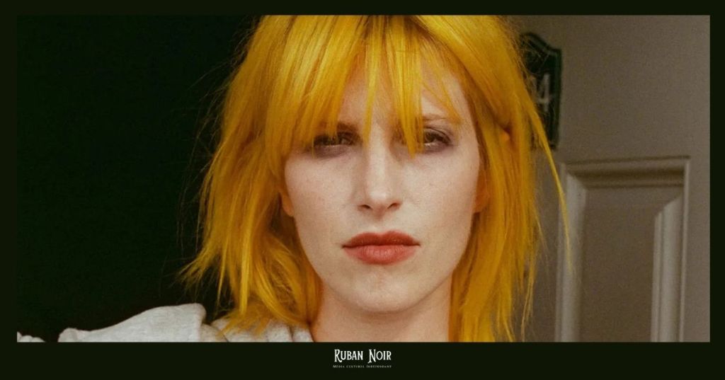 Hayley Williams balance 17 nouvelles chansons (et c’est caché derrière un code capillaire&nbsp;!)